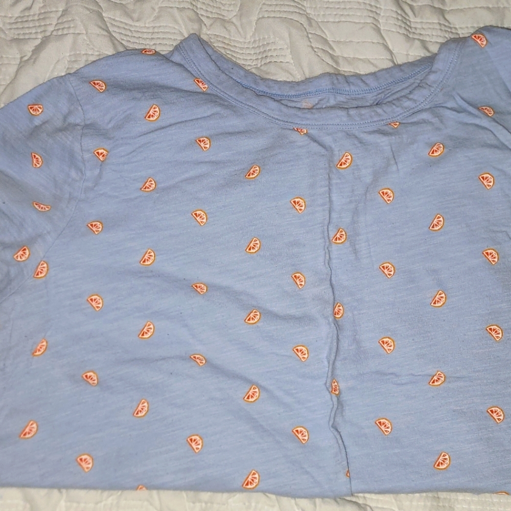 Old Navy light blue tee